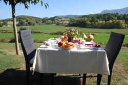 Le Temps des Roses petit dejeuner en terrasse
